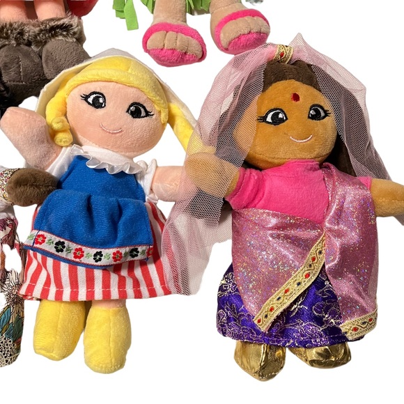 Snuggle Stuffs 8" Around The World Plush Diversity Dolls Set of 8 Multicultural - Picture 7 of 9
